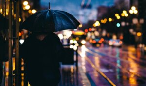 「見えない傷」を抱えて生きる｜アダルトチルドレンの特徴や種類とは
