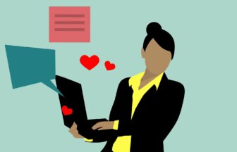 なぜかモテる人が持つオーラの正体｜自然に人が集まる魅力の秘密とは