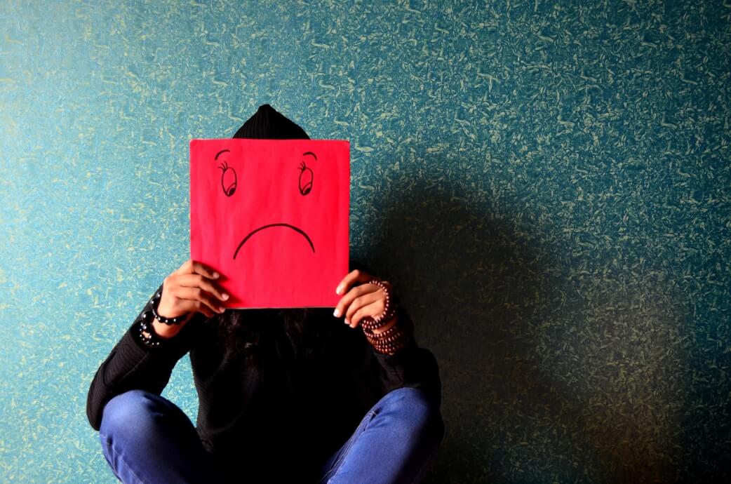 「信用してはいけない人」が一瞬だけ見せる「手のひら返し」のサイン20選　